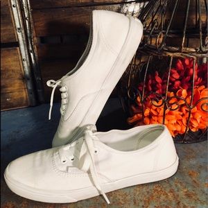 SUMMERS ON THE WAY -WHITE VANS SIZE 7